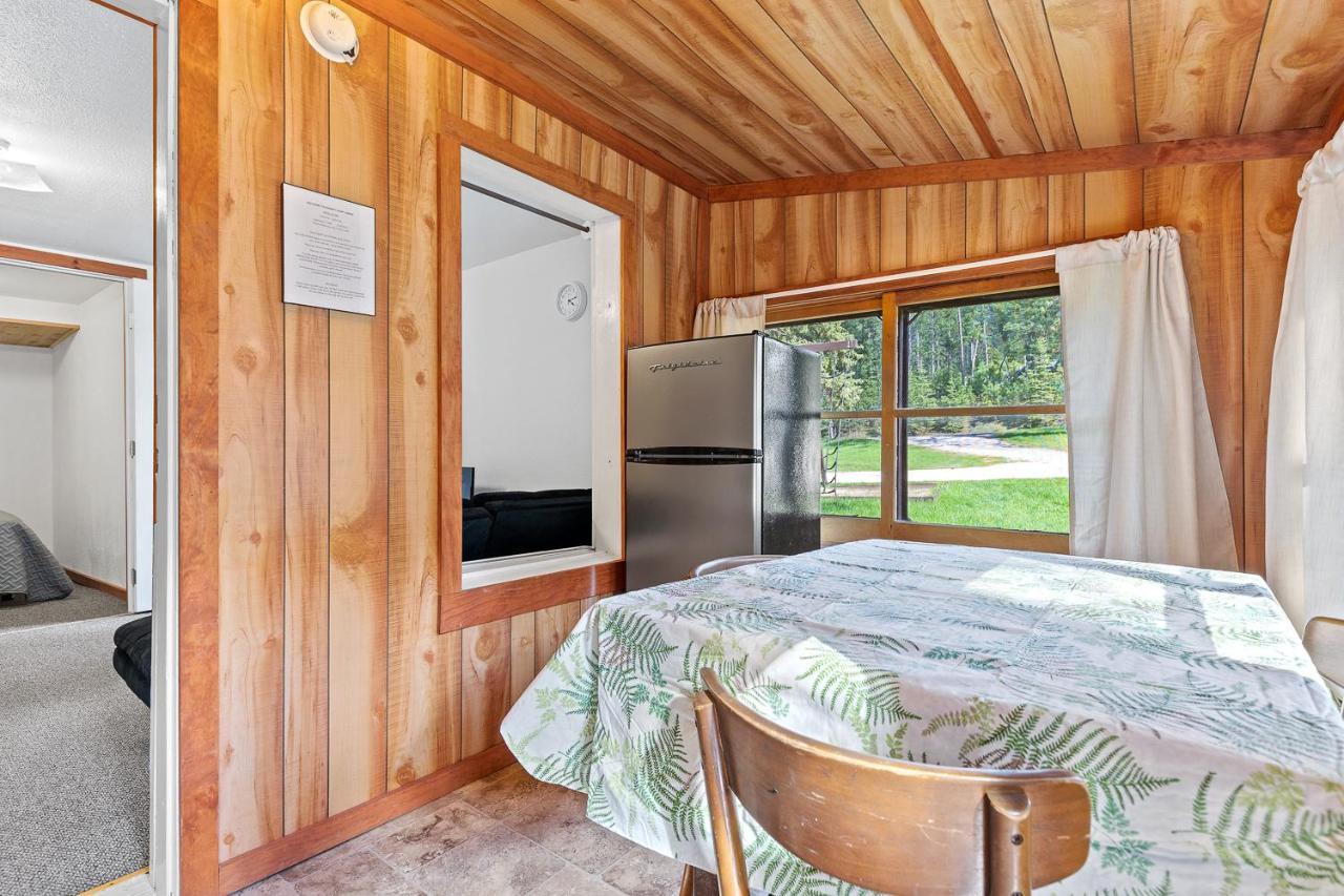 Harney Camp Cabins Хилл-Сити Экстерьер фото