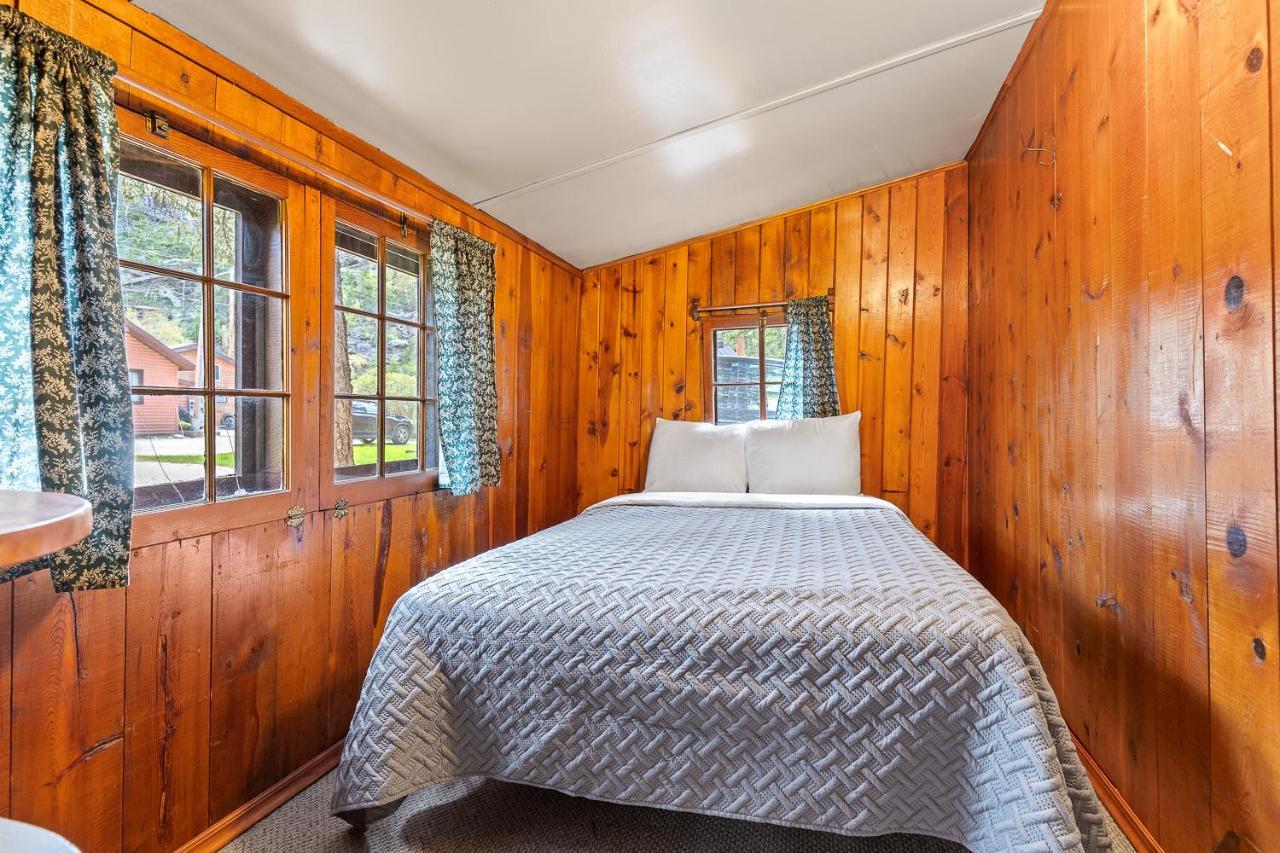 Harney Camp Cabins Хилл-Сити Экстерьер фото